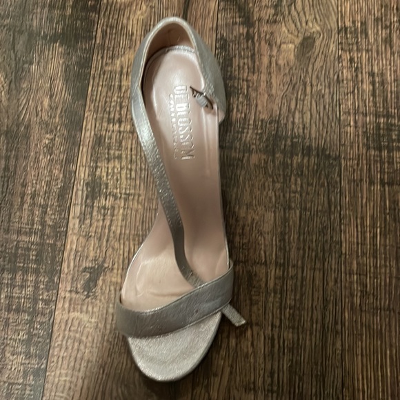 Silver heels - Picture 3 of 4